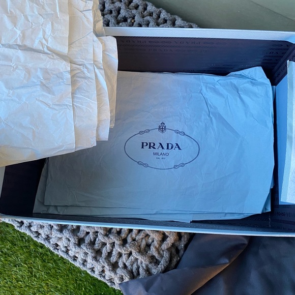 WORN ONCE PRADA 37 LEATHER QUILTED SNEAKERS NEXT TO NEW - Picture 12 of 13